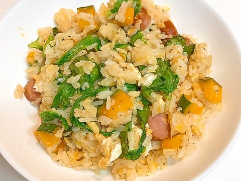 残り野菜を☆かぼちゃとレタスとウインナの炒飯